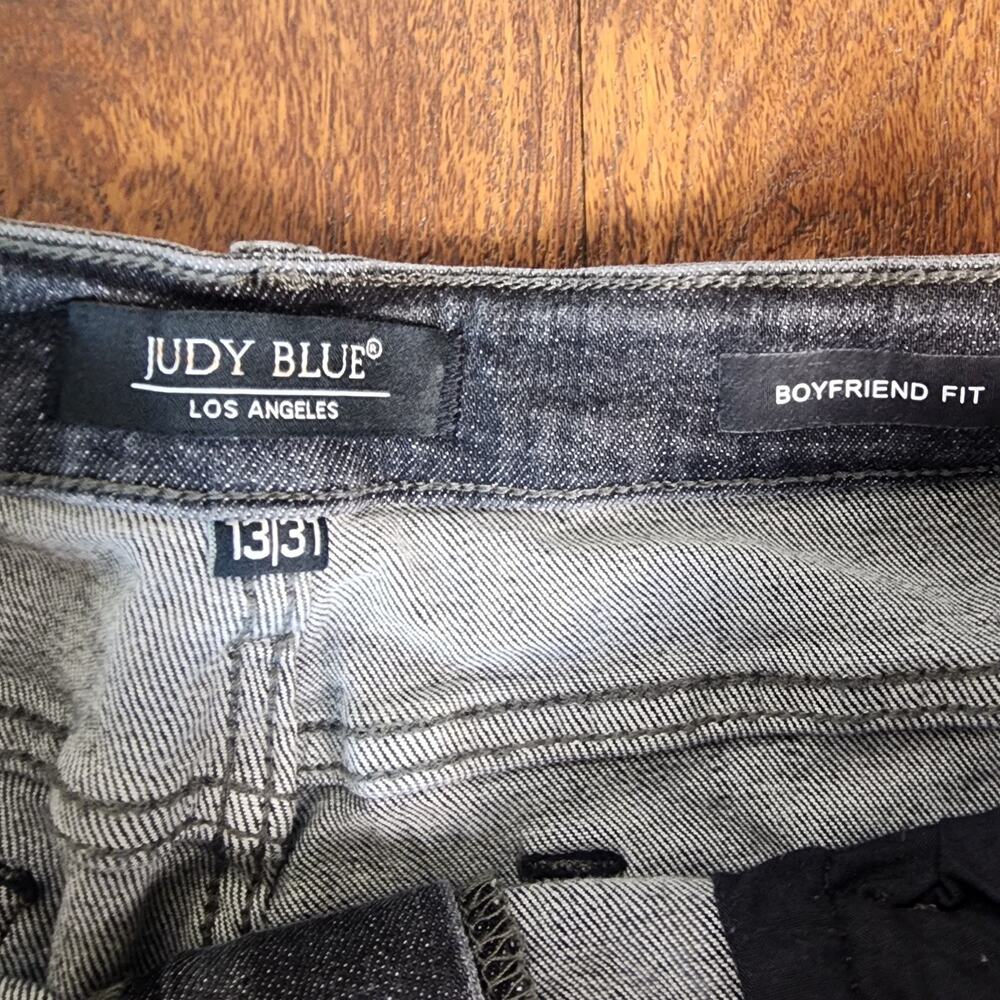 Judy Blue Black Wash Distressed High-Rise Boyfriend Fit Size 13/31 Style JB8867 - Picture 5 of 9